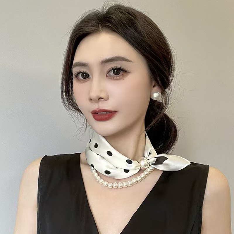 Satin Neck Scarf with Pearls C - Travel Accessories Aesthetic recension och pris