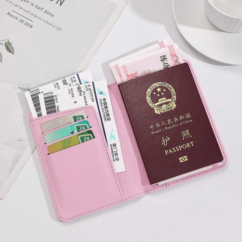 Hello Kitty Women Passport Cov - Travel Accessories India recension och pris